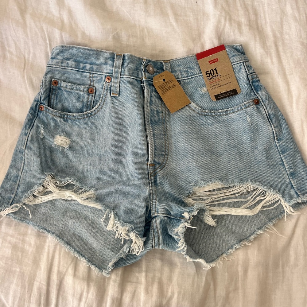 NWT Levi 501 shorts